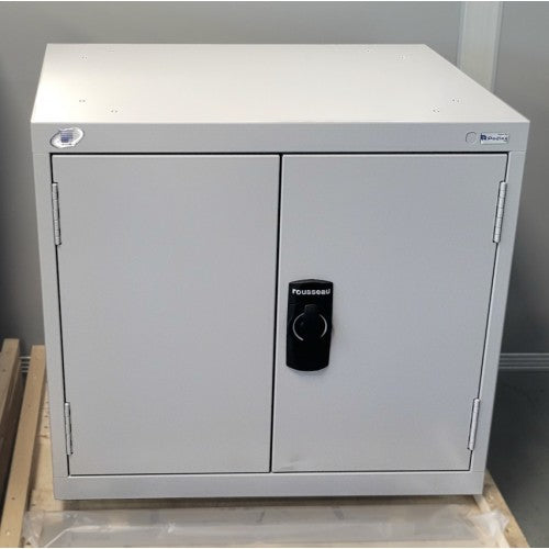 CAB301828 CABINET ROBUSTE FIXE ROUSSEAU - 2 PORTES, GRIS, 30x18x30H EN STOCK CHEZ PEDLEX
RA30-301828